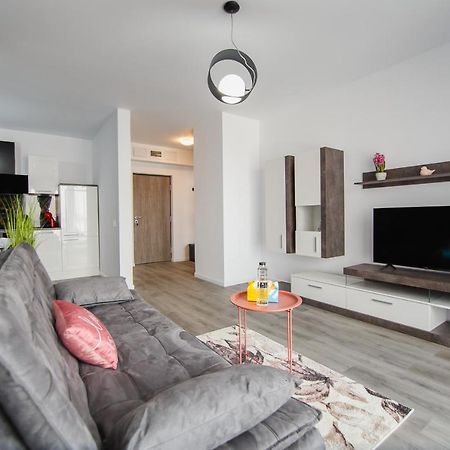 Trio Pink Apartment Oradea Exterior photo